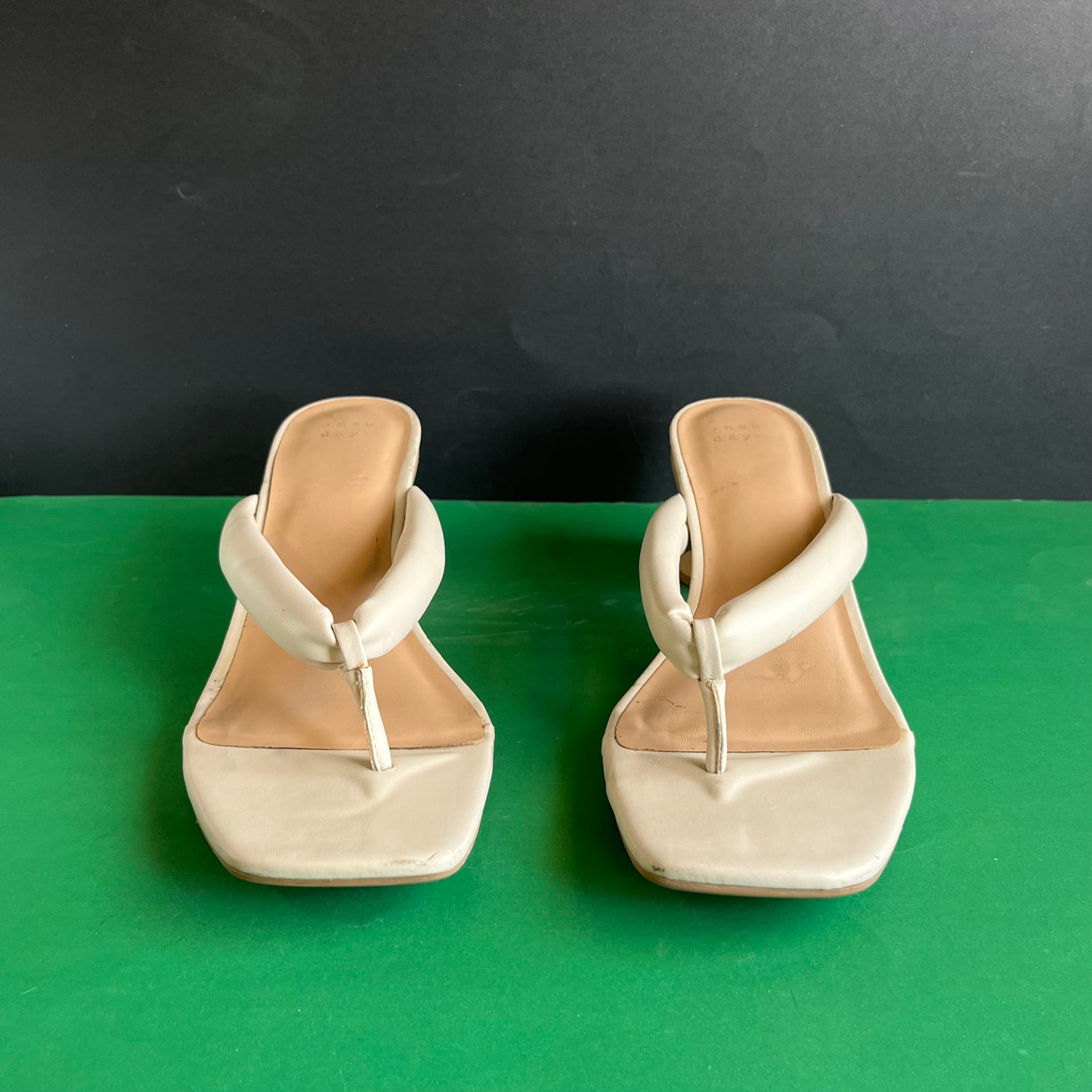 a new day | Eur 42