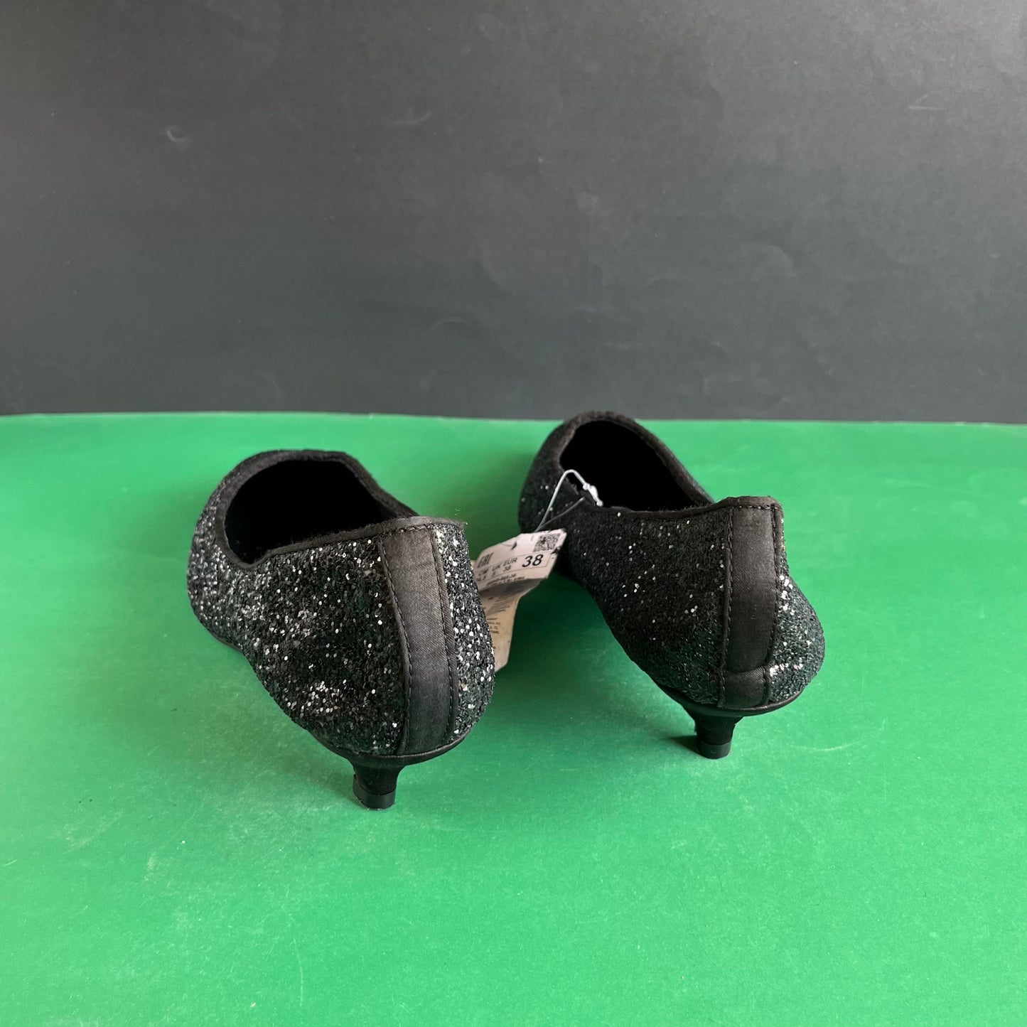 RESERVED | Eur 38