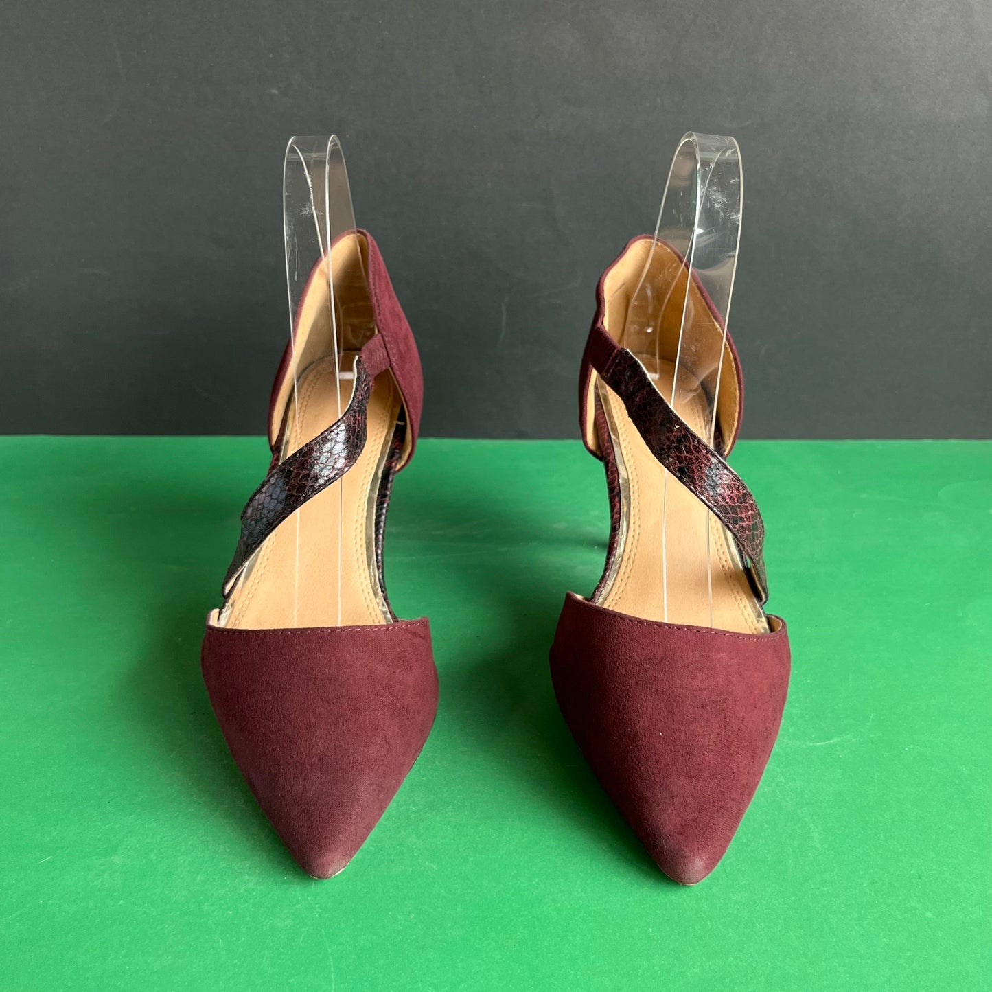 Head Over Heels | Eur 37