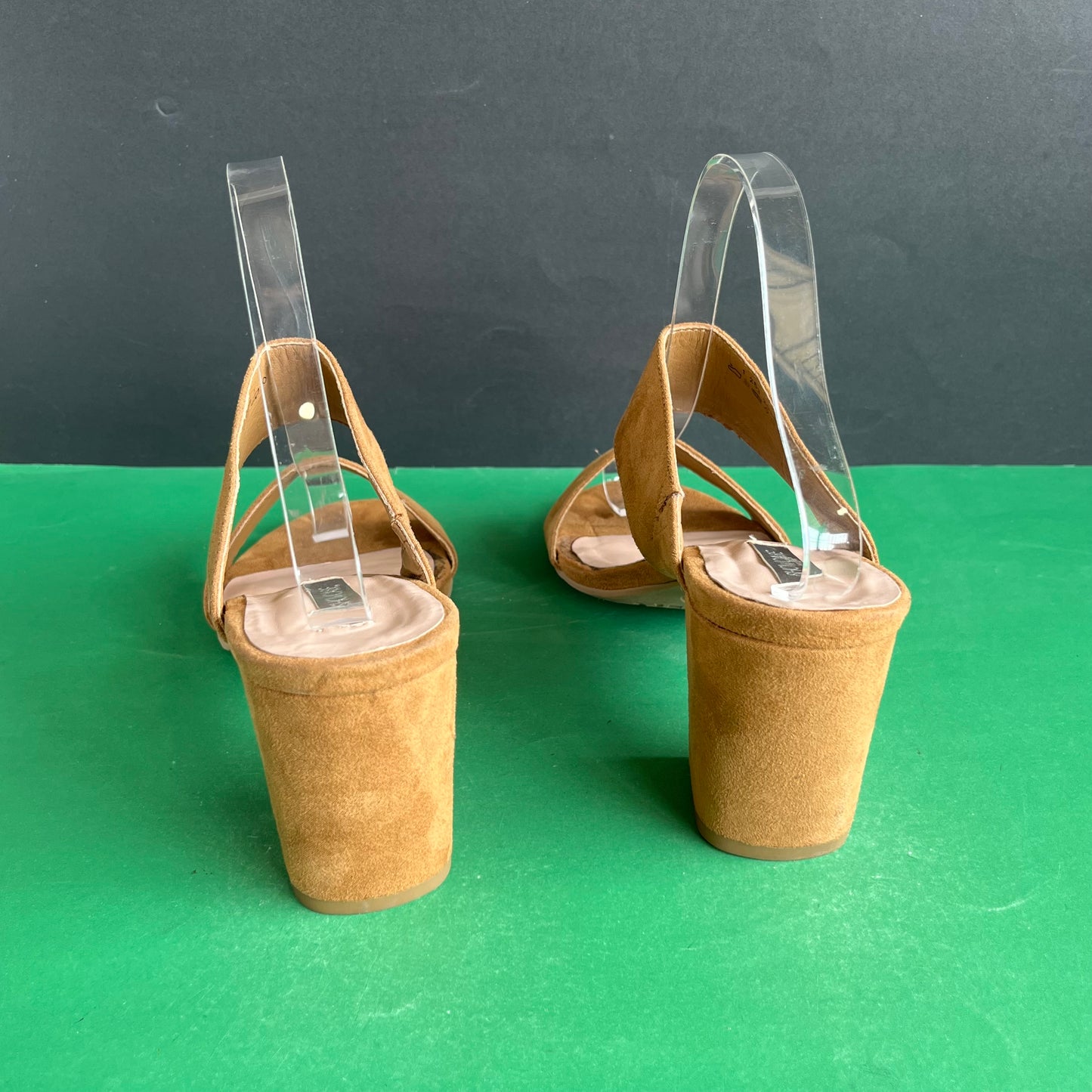 SHOWCASE | Eur 38