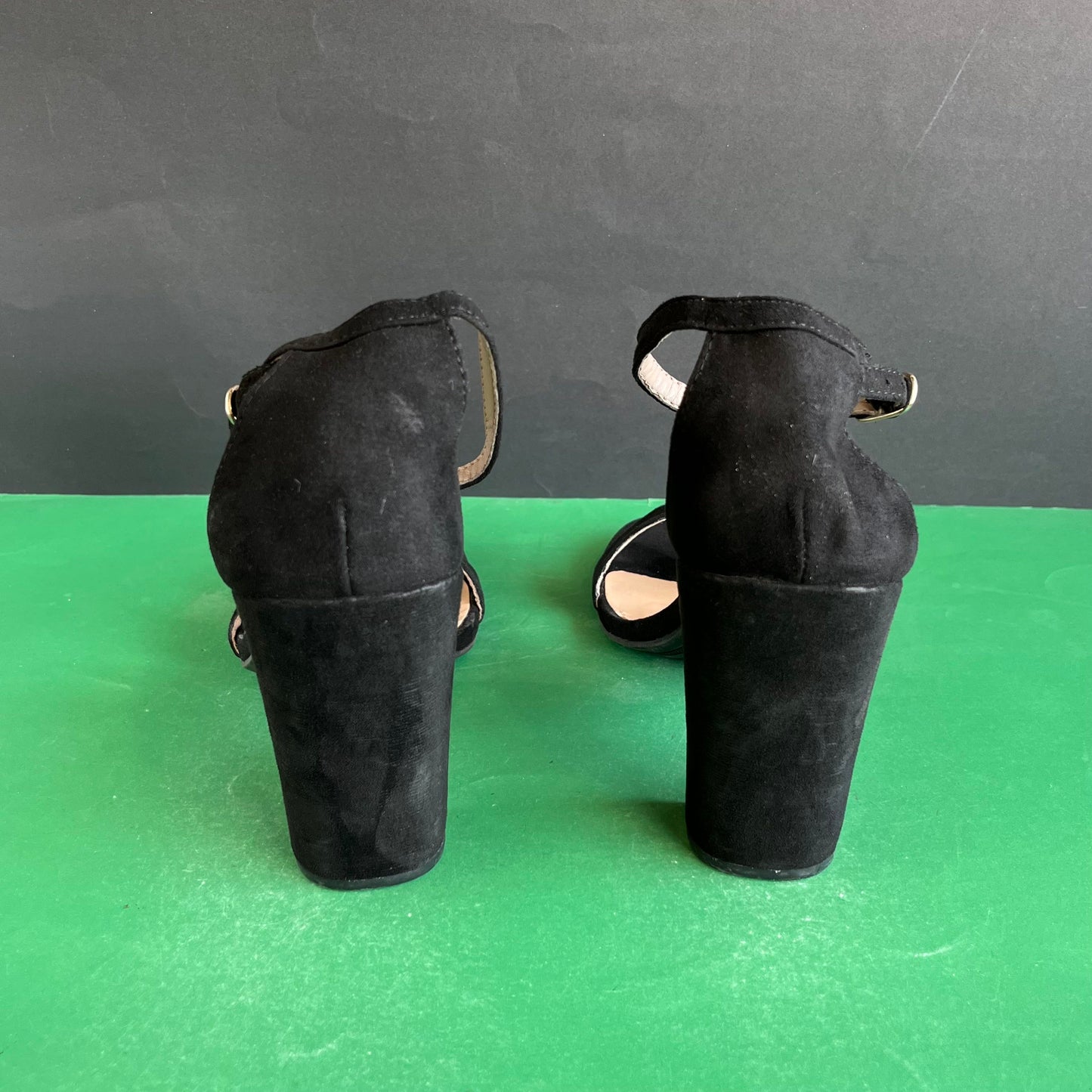 a new day | Eur 38