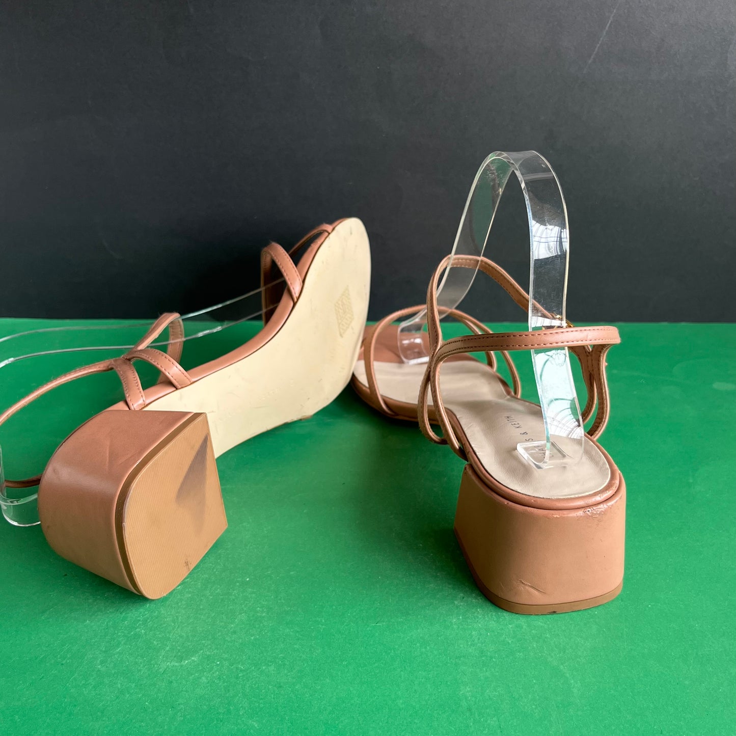 CHARLES & KEITH | Eur 40