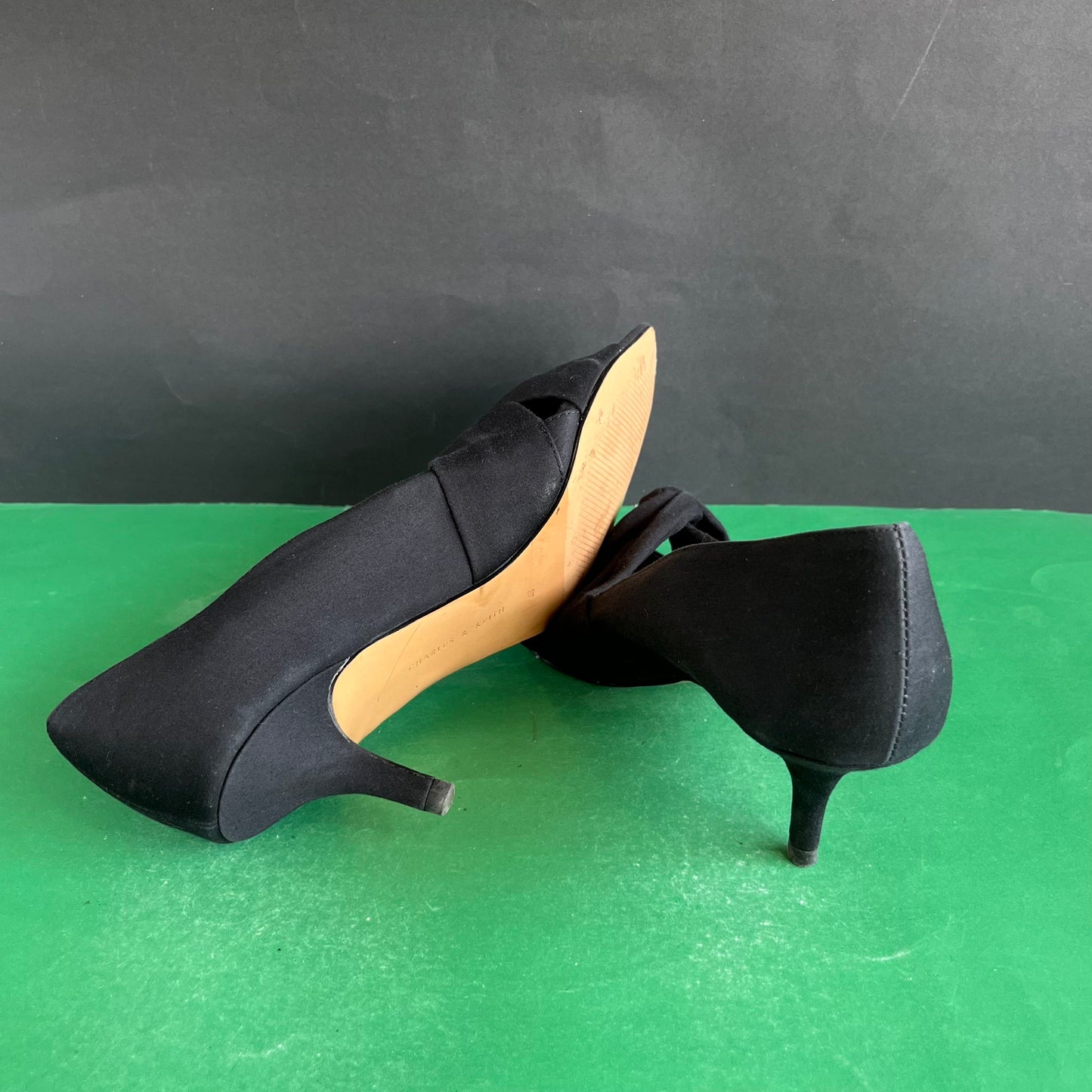 CHARLES & KEITH | Eur 37