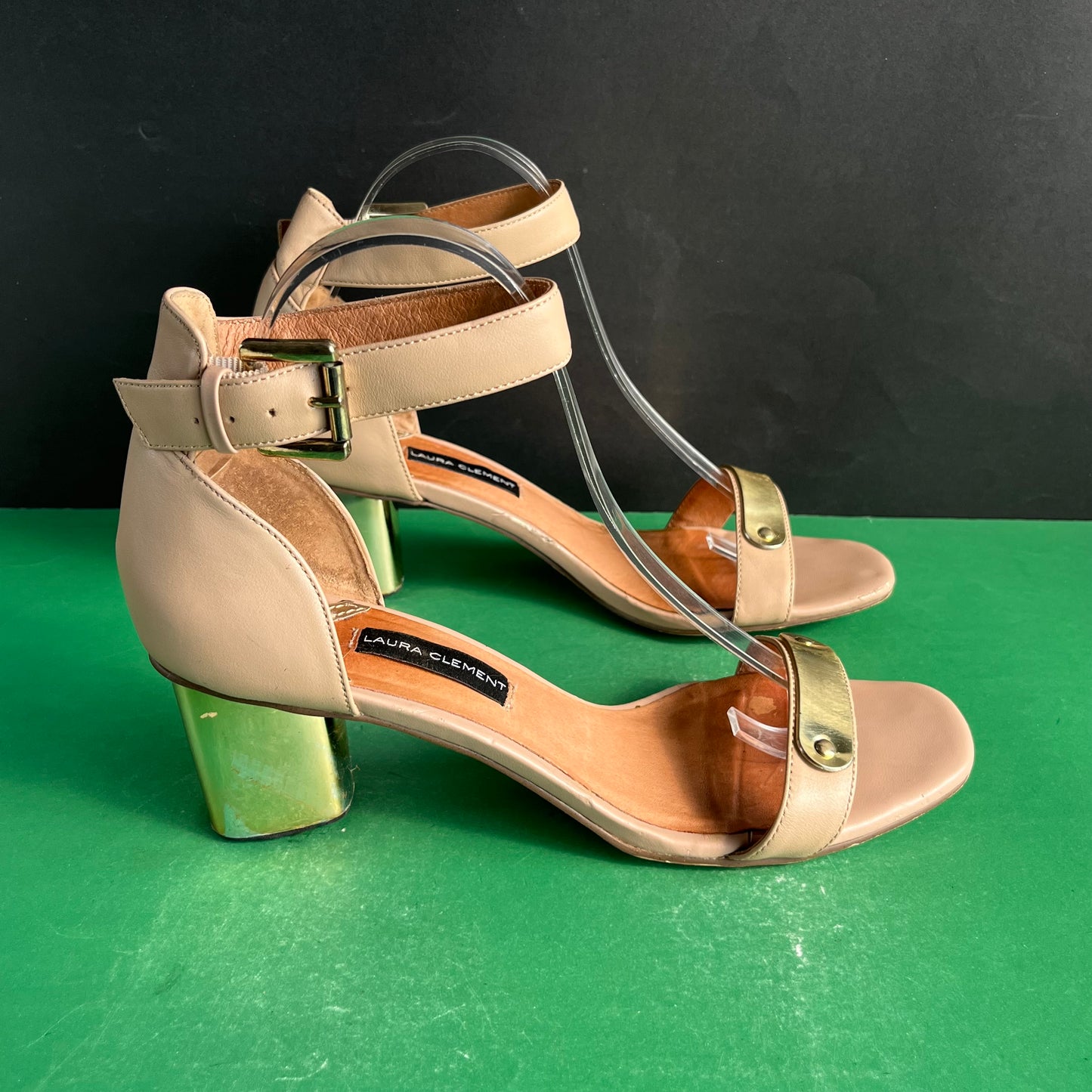 LAURA CLEMENT | Eur 39