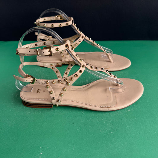 ZARA | Eur 37